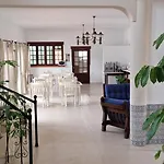 Pensionat Casa Rosa Montes 4*