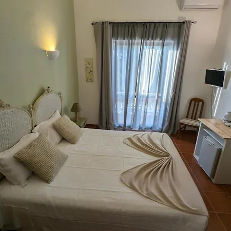 Casa Rosa Montes Pensión