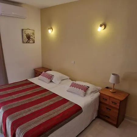 Casa Rosa Montes Luz