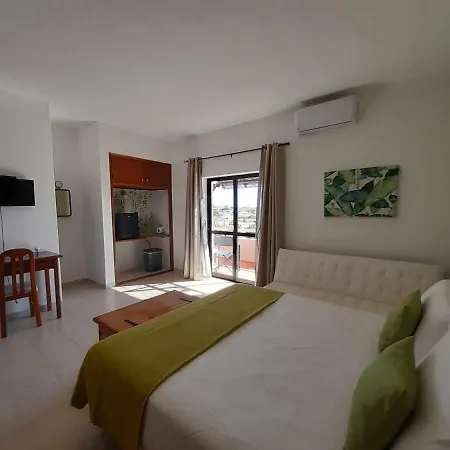 Casa Rosa Montes Pensionat Luz